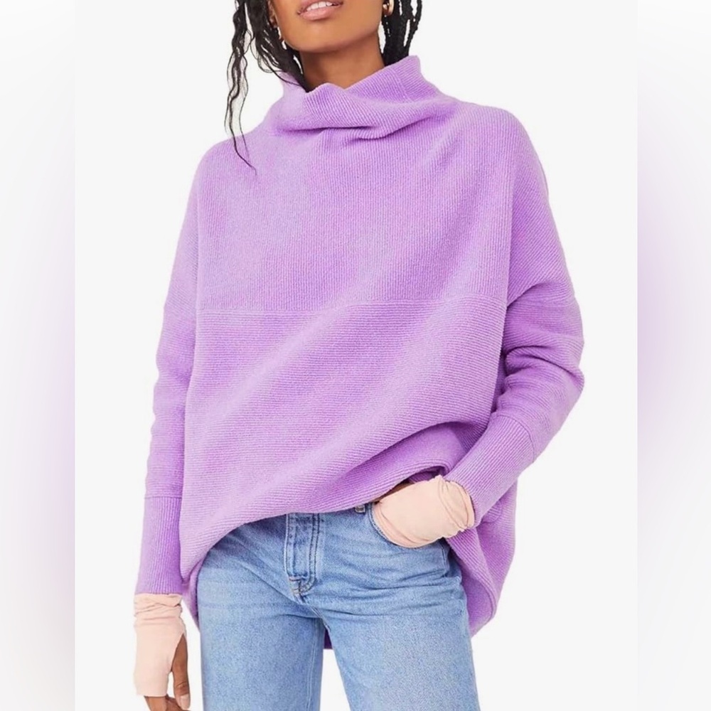 FREE PEOPLE Slouchy Ribbed Tunic Sweatshirt. High collar. Lilac. Size M.